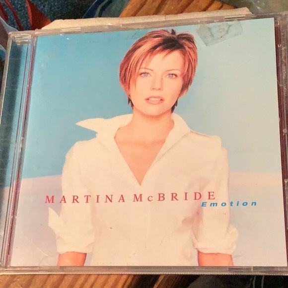 Martina McBride CD 12 Songs RCA Records hood shape original box - Picture 6 of 6